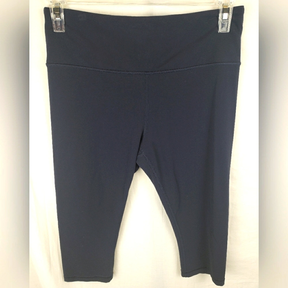 Women's Navy High-Waist Capri Leggings